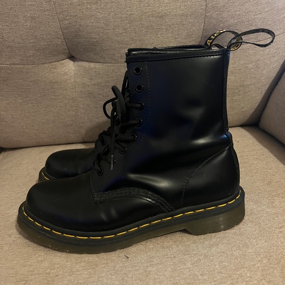 Dr. Martens 1460 Smooth Leather Lace Up Boots - Picture 4 of 15